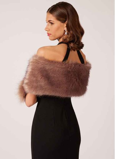 Onetaow Sincerity Faux Fur Wrap