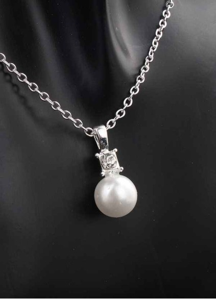 Elegant Pearl Drop Jewelry Set Elegant Pearl Drop Jewelry Set