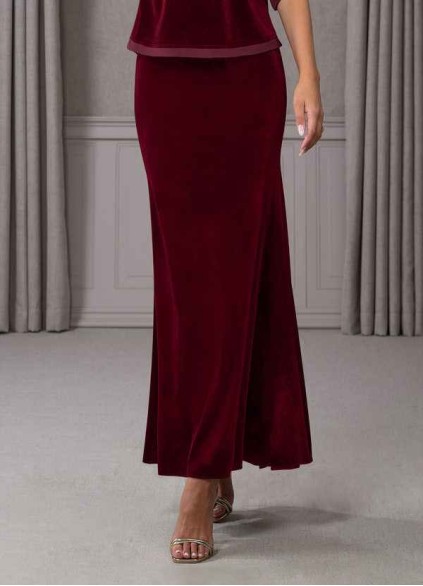 Onetaow Zana Velvet Skirt
( Final Sale ) Onetaow Zana Velvet Skirt
( Final Sale )
