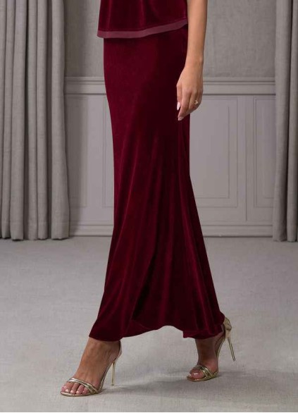 Onetaow Zana Velvet Skirt
( Final Sale ) Onetaow Zana Velvet Skirt
( Final Sale )