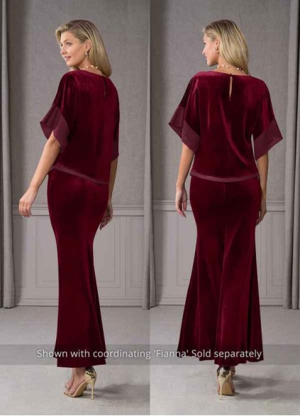 Onetaow Zana Velvet Skirt
( Final Sale ) Onetaow Zana Velvet Skirt
( Final Sale )