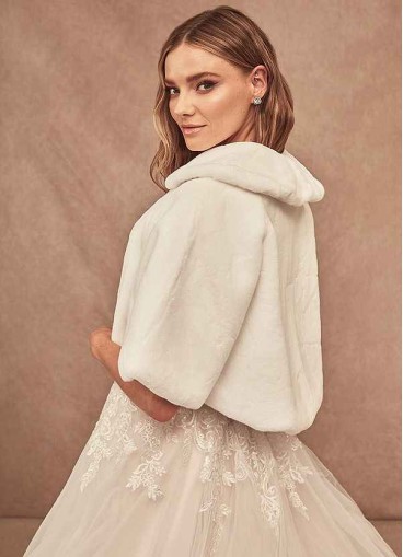Onetaow Faith Faux Fur Wrap