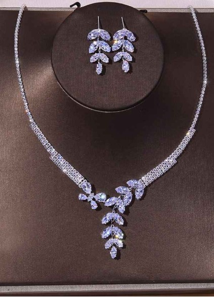 Royal Elegance Jewelry Set Royal Elegance Jewelry Set
